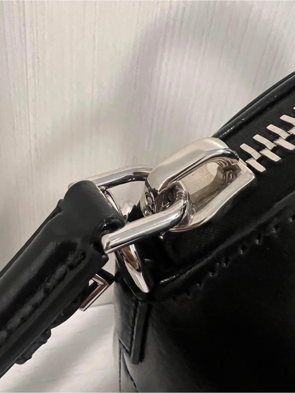 Givenchy Black Antigona Mini Smooth Leather Satchel - Picture 4 of 8